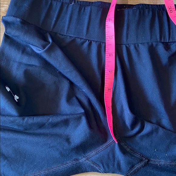 Under Armour Compression Capris - Picture 6 of 10